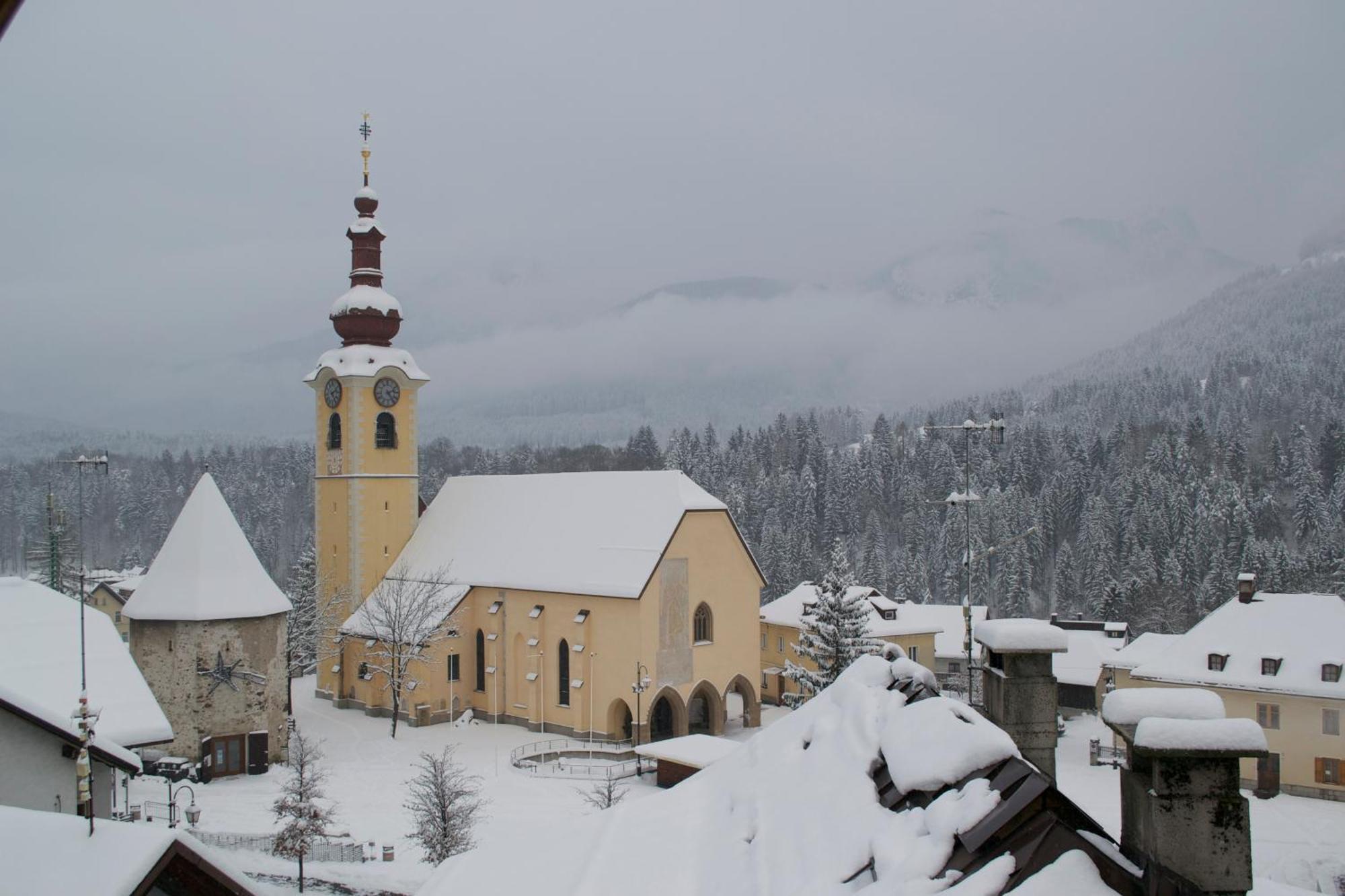 Hotel Raibl E Appartamenti Tarvisio Ngoại thất bức ảnh