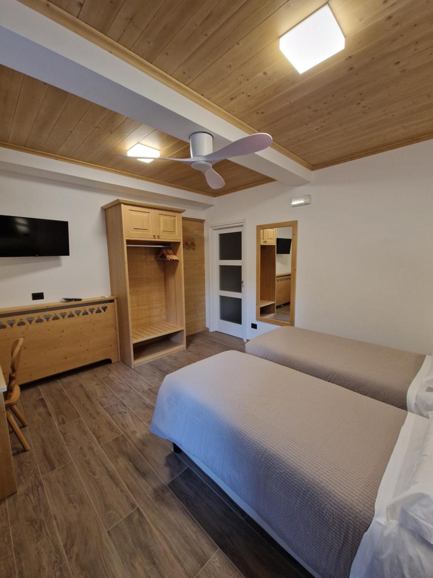 Hotel Raibl E Appartamenti Tarvisio Ngoại thất bức ảnh